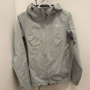 WOMANS LIGHT NORTHFACE RAIN COAT